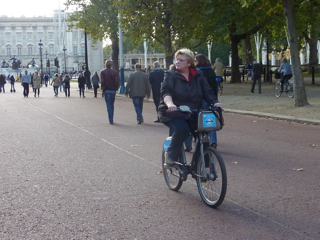 Cycling in London isn't always this idyllic