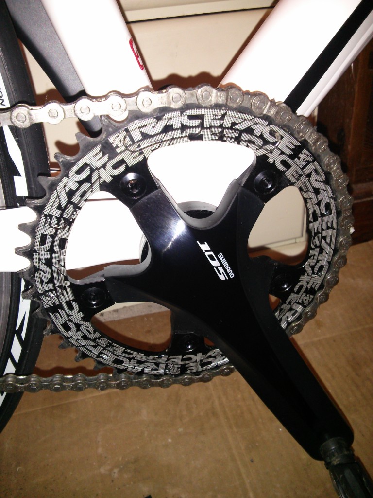 Shimano 105 chain set with narrow/wide chainring
